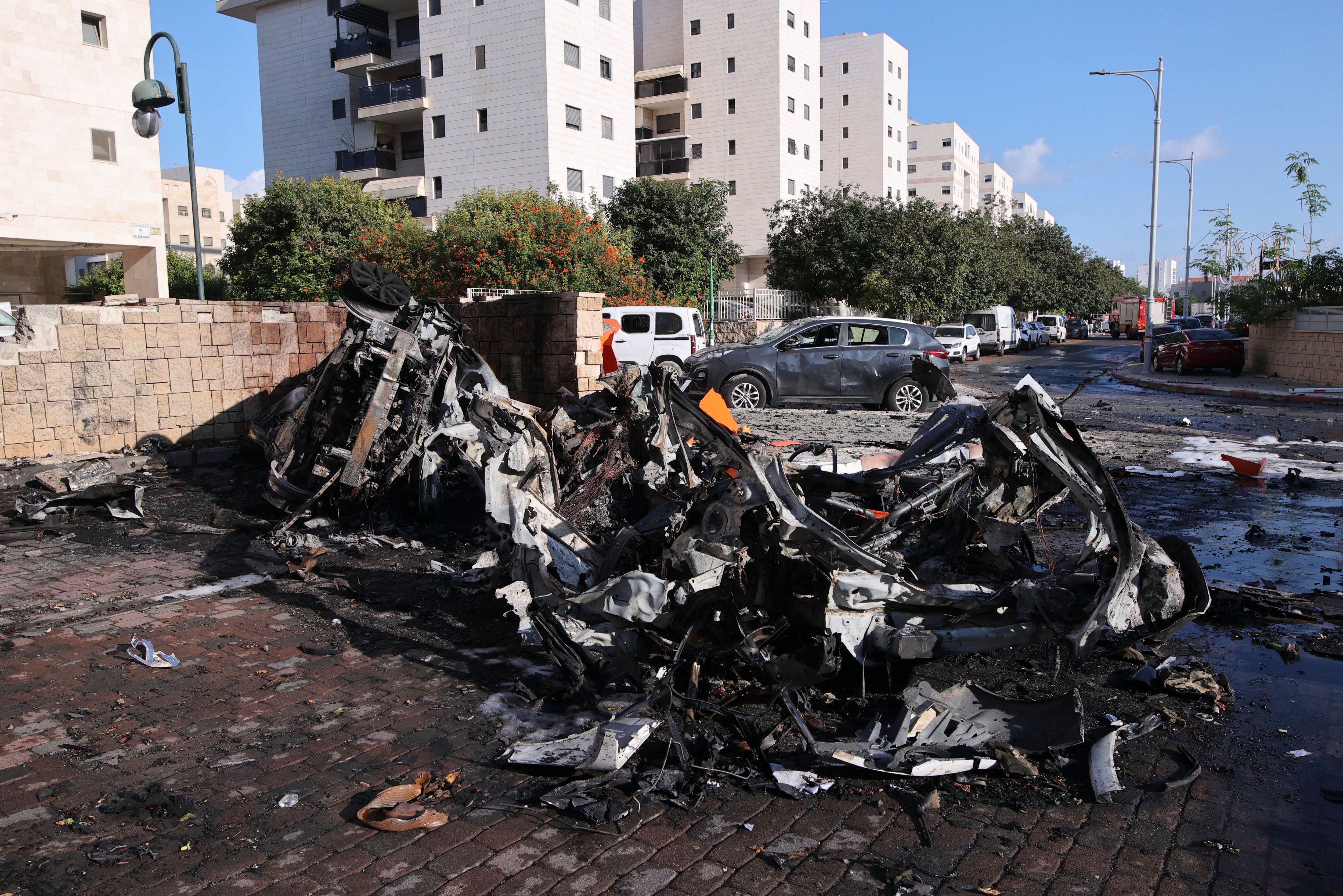 Der Raketenbeschuss aus dem Gazastreifen begleitete die Bodenattacken der Terroristen. Im südisraelischen Ashkelon sorgten die Raketen für massive Zerstörung.