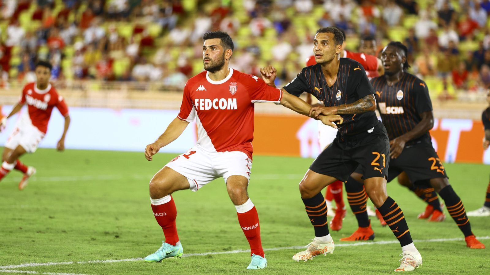 
                <strong>Kevin Volland (AS Monaco)</strong><br>
                Wenig effektiv bei diesem Auftritt gegen Donezk war auch Nationalspieler Kevin Volland. Gemeinsam mit seinem Sturmpartner Wissam Ben Yedder gelang dem EM-Teilnehmer wenig. Gegen Sparta Prag erzielte Volland noch ein Tor und legte ein weiteres vor. Nun gilt es für Kovac, Volland und die AS Monaco, im schwierigen Rückspiel in der Ukraine zu gewinnen, denn weniger reicht nicht für die Champions League.
              