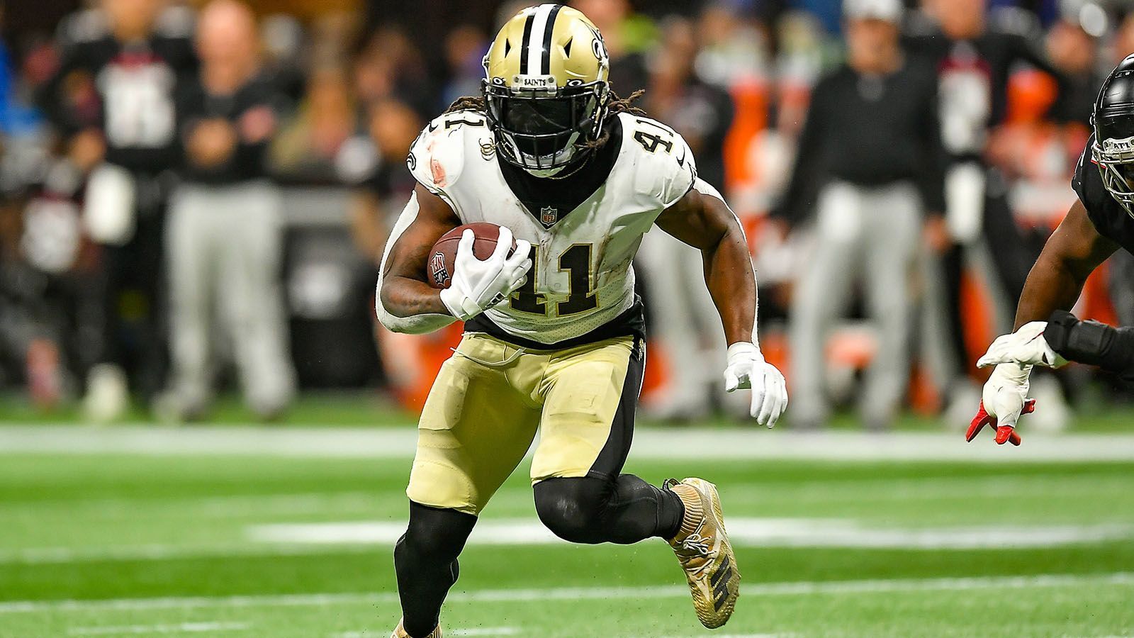 
                <strong>17. Platz (geteilt): New Orleans Saints</strong><br>
                &#x2022; Overall Rating: <strong></strong><br>&#x2022; Beste Spieler: Tyrann Mathieu (94), Demario Davis (93), Cameron Jordan (91)<br>
              