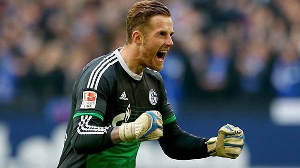 
                <strong>Ralf Fährmann (FC Schalke 04)</strong><br>
                Ralf Fährmann (FC Schalke 04): Der Schalker hat sich zu einem sicheren Rückhalt entwickelt. Er spielte bereits in den DFB-Jugendmannschaft, kam nach 2008 aber nicht mehr zum Einsatz. Ob es noch einmal zu einem Comeback kommt? Köpke weiß um die Qualitäten von Karius, Horn und Fährmann. "Alles Torhüter, die in anderen Ländern die Nummer eins sein könnten", so der Torwarttrainer in der "Welt am Sonntag". Nur im DFB-Team gibt es halt noch einen Welttorhüter namens Manuel Neuer.
              