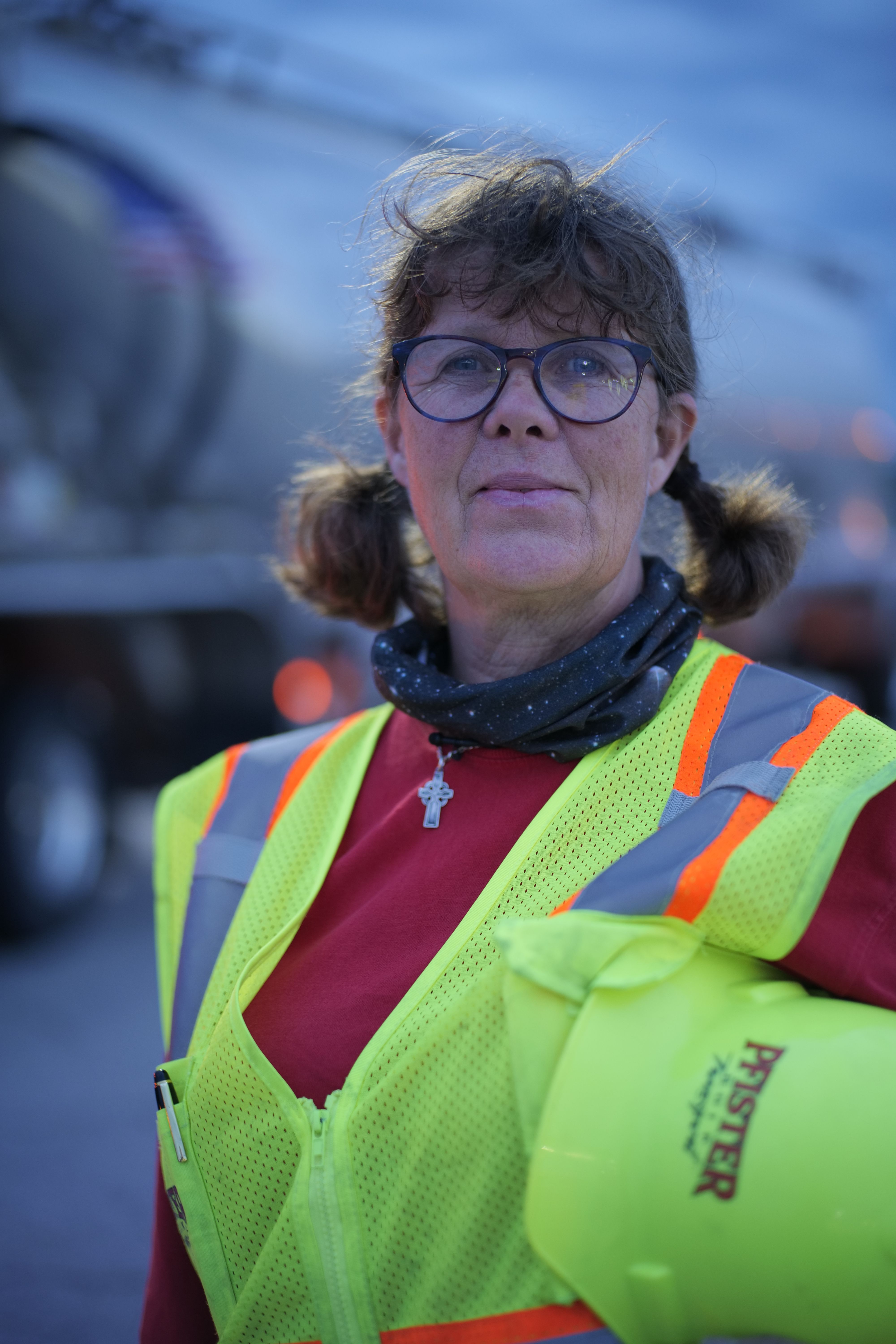 &nbsp;In Arbeitskleidung posiert "Trucker Babe" Uschi.