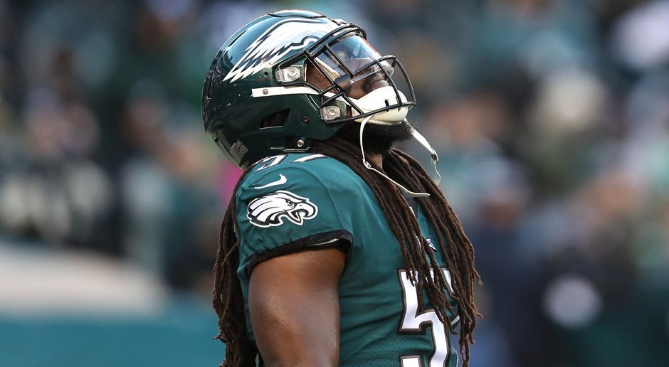 
                <strong>Danelle Ellerbe (Philadelphia Eagles)</strong><br>
                Die Vorzeichen für das Conference Finale könnten bei den Eagles fast nicht besser sein. Von den 53 Spielern im Roster haben am Mittwoch 52 trainiert. Nur Linebacker Dannelle Ellerbe musste aufgrund von Oberschenkelproblemen aussetzen - sein Einsatz gilt offiziell als fraglich. Auch in der vergangenen Woche verpasste er eine Trainingseinheit, kämpfte sich allerdings durch und spielte 23 Defensive-Snaps. Selbiges wird auch im Hinblick auf das Duell gegen die Vikings erwartet.
              