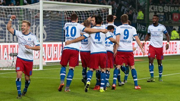
                <strong>Platz 6: Hamburger SV</strong><br>
                Platz 6: Hamburger SV (10 Punkte). Drei der vier Siege in der laufenden Saison feierten die Hanseaten nicht im Volksparkstadion. Auswärts schoss alleine Pierre-Michel Lasogga vier der sieben HSV-Tore. Würde man die Heimspiele des Bundesliga-Dinos nicht werten, stünden sie nicht auf Platz elf sondern auf einem Europa-League-Qualifikationsplatz. 
              