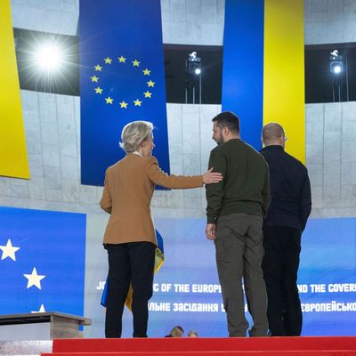 EU-Kommissionspräsidentin von der Leyen und der ukrainische Präsident Selenskyj