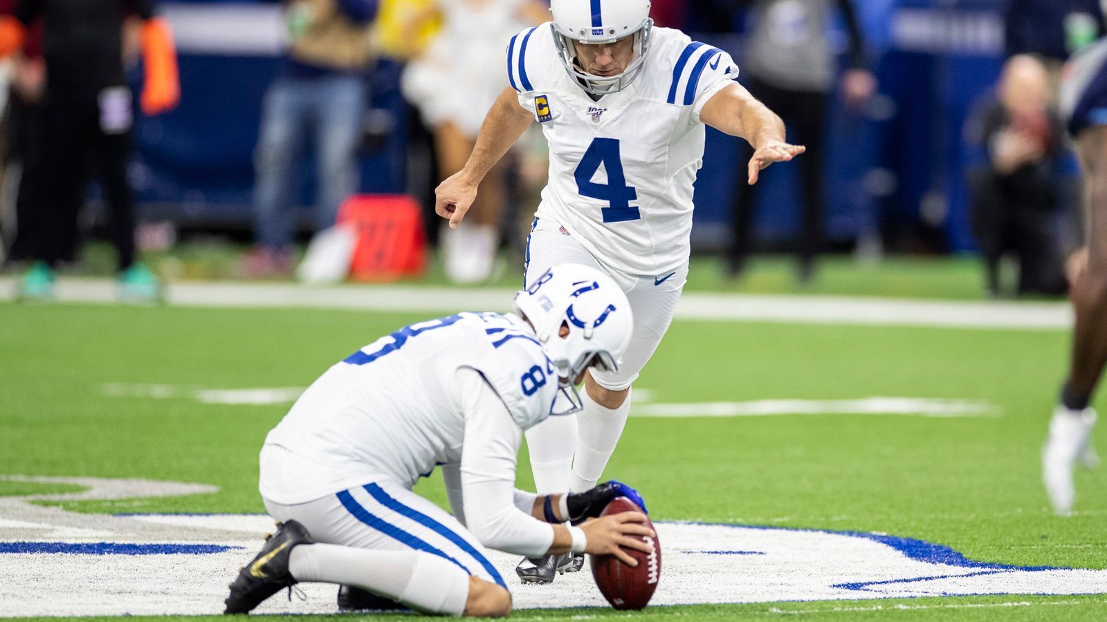 
                <strong>Adam Vinatieri (Kicker) - 24 Saisons</strong><br>
                Erste Saison: 1996Bisher letzte Saison: 2019In der NFL aktiv für: New England Patriots, Indianapolis Colts
              