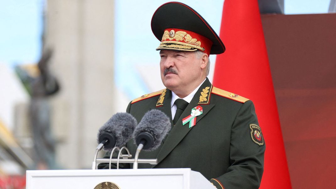 Rede Lukaschenkos anlässlich des Unabhängigkeitstages und des 80. Jahrestages der sowjetischen Befreiung Minsks von den Nazi-Besatzern während des Zweiten Weltkriegs.