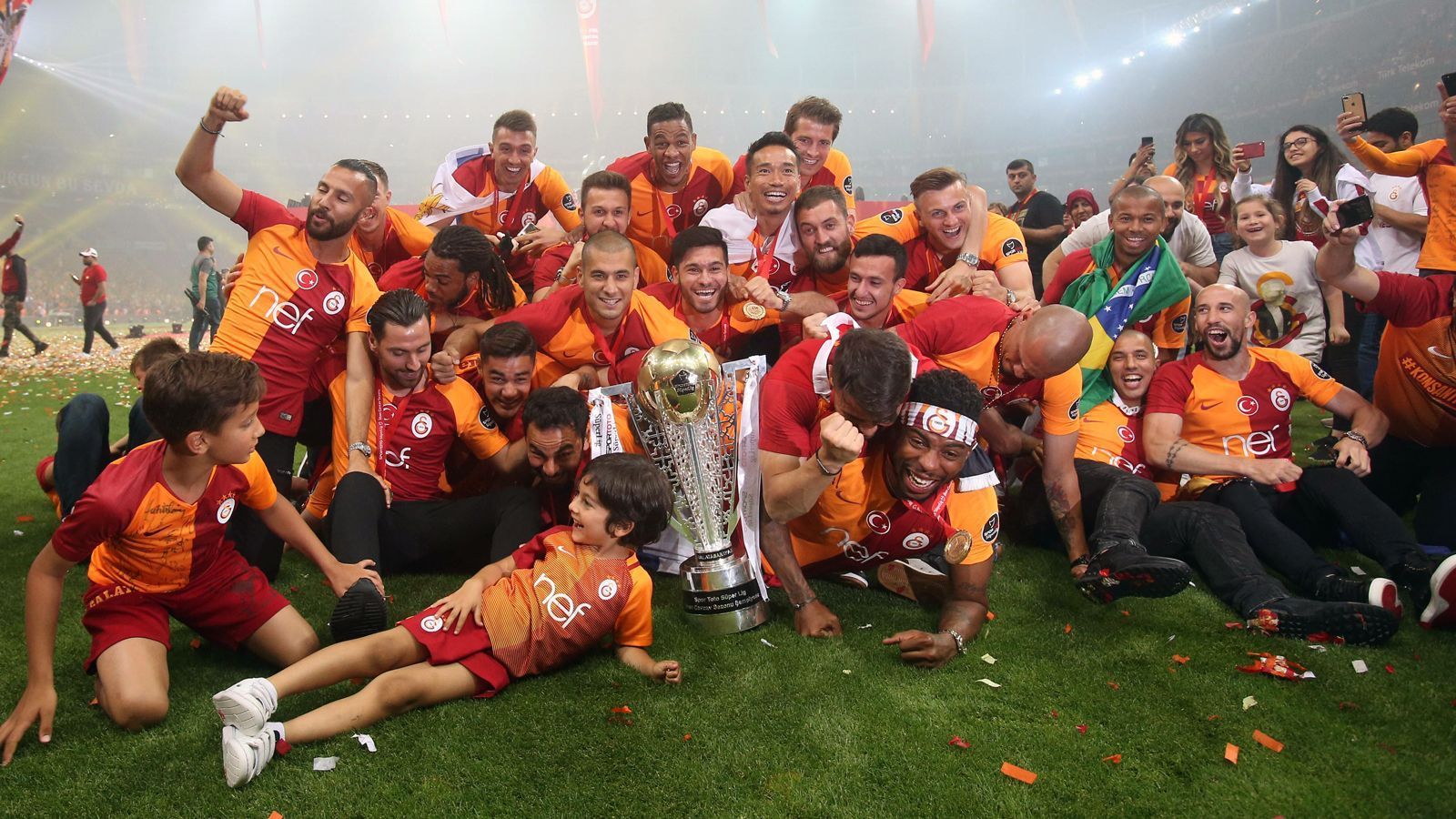 
                <strong>Galatasaray Istanbul (Türkei)</strong><br>
                Durchschnittsalter der eingesetzten Spieler: 29,12 Jahre
              