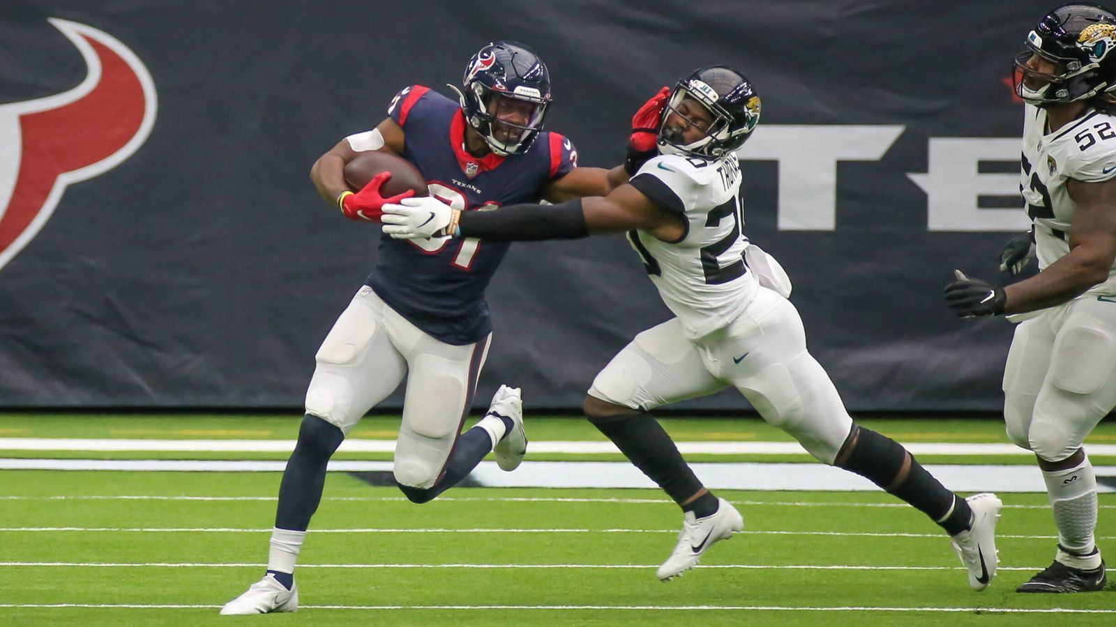 
                <strong>Besserung nach O’Brien-Entlassung?</strong><br>
                Am vergangenen Sonntag sah man dann bereits eine gehörige Steigerung de Texans. Zwar sollte man den Sieg gegen die Jaguars nicht zu hoch hängen, aber das Team wirkte gelöst, fast wie befreit. Die nächsten Wochen werden zeigen, ob es nur ein Ausreißer nach oben war oder ob die Texans auch gegen starke Teams wie die Packers und Titans bestehen können.
              