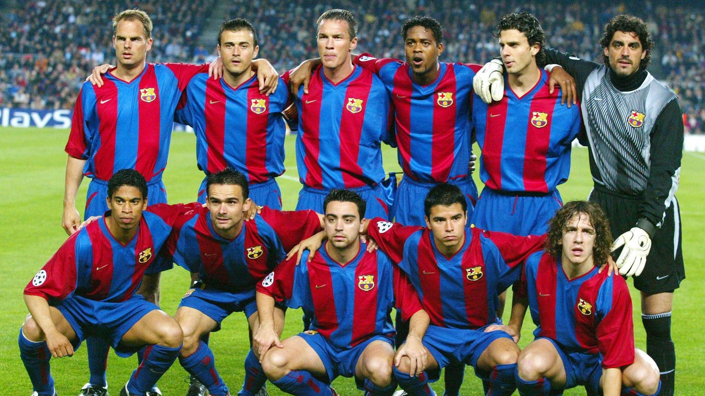 <strong>Champions League 2002/2003: Barcelonas makellose Gruppenphase</strong><br>Der FC Barcelona dominierte die zwei Vorrunden mit elf Siegen und nur einem Unentschieden. Die "Blaugrana" stellten unter Trainer Louis van Gaal die beste Abwehr und den besten Angriff der Gruppenphase, angeführt von Frank de Boer und Carles Puyol in der Verteidigung, einem 22-jährigen Xavi und Kapitän Luis Enrique im Mittelfeld, und den Stürmern Patrick Kluivert und Javier Saviola.