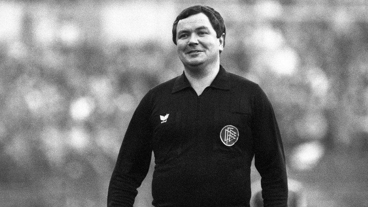 Wolf-Dieter Ahlenfelder als aktiver Referee