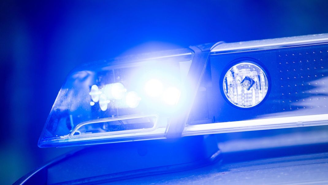 Ein 59-Jähriger ist bei einem Unfall schwer verletzt worden.