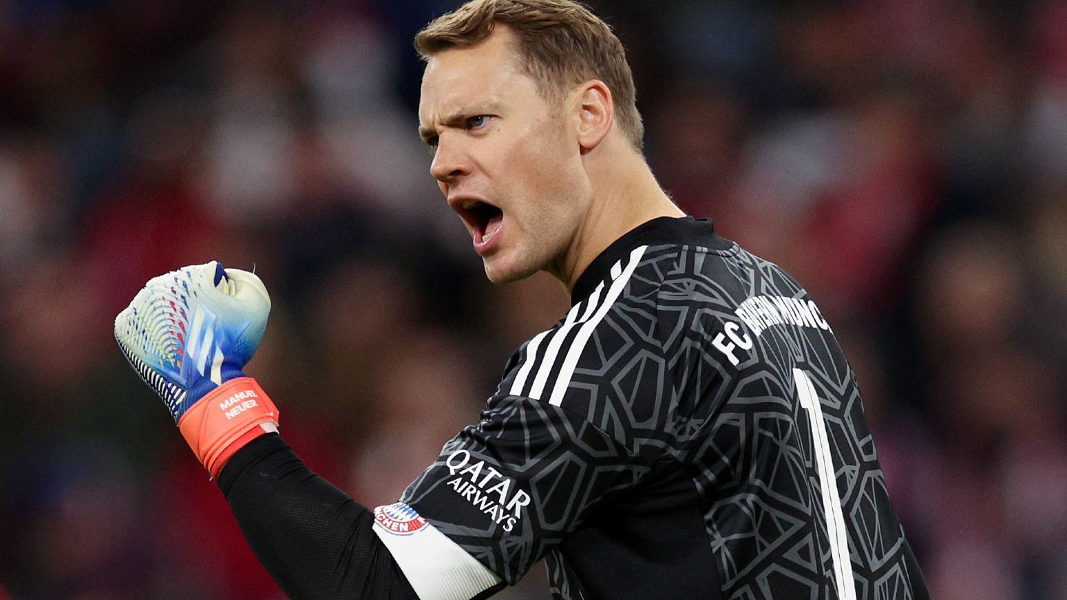 
                <strong>Manuel Neuer: Platz 7 bei den Torhütern</strong><br>
                Seine Klasse ist unbestritten. Und dennoch landete der fünfmalige Welttorhüter Manuel Neuer nur auf Platz sieben. Dabei ist er mit den Bayern in der vergangenen Saison auch Meister geworden ...
              