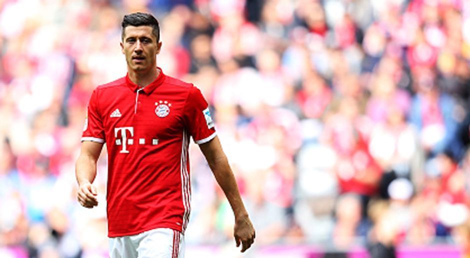 
                <strong>Robert Lewandowski </strong><br>
                Platz 1: Robert Lewandowski (Bayern München) - abgegebene Torschüsse: 151
              