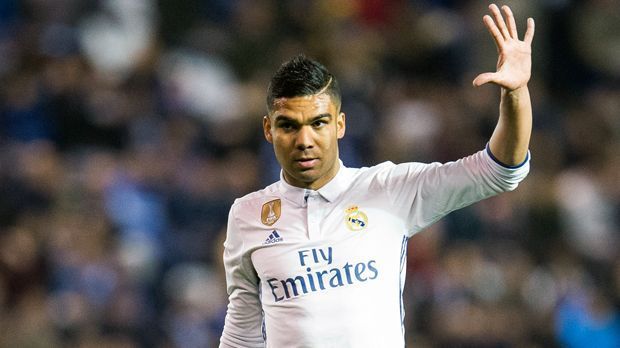 
                <strong>Casemiro</strong><br>
                Der Brasilianer löst nach einer Stunde Kovacic im defensiven Mittelfeld ab und übt dessen Job ebenso unaufgeregt und zuverlässig weiter aus. ran-Note: 3
              