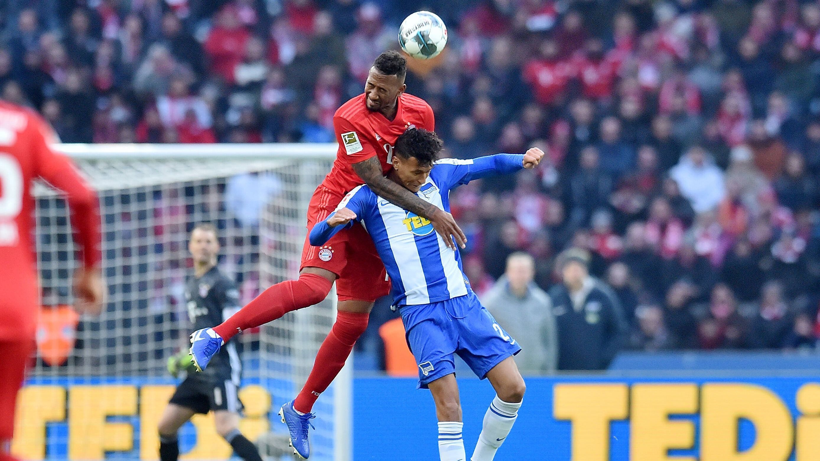 
                <strong>Jerome Boateng</strong><br>
                Dem einstigen Abwehrchef unterlaufen leichte Ballverluste, aber Boateng glänzt auch mit Ruhe und Übersicht. Als Maßstab kann diese Partie gegen biedere Berliner aber nicht herhalten. ran-Note: 3
              