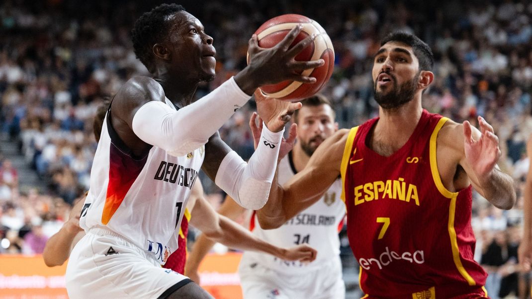 Dennis Schröder (l)