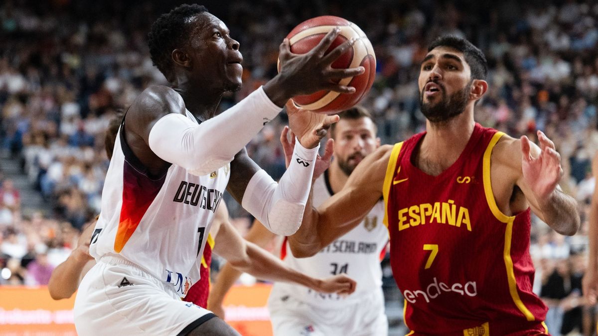 Dennis Schröder (l)