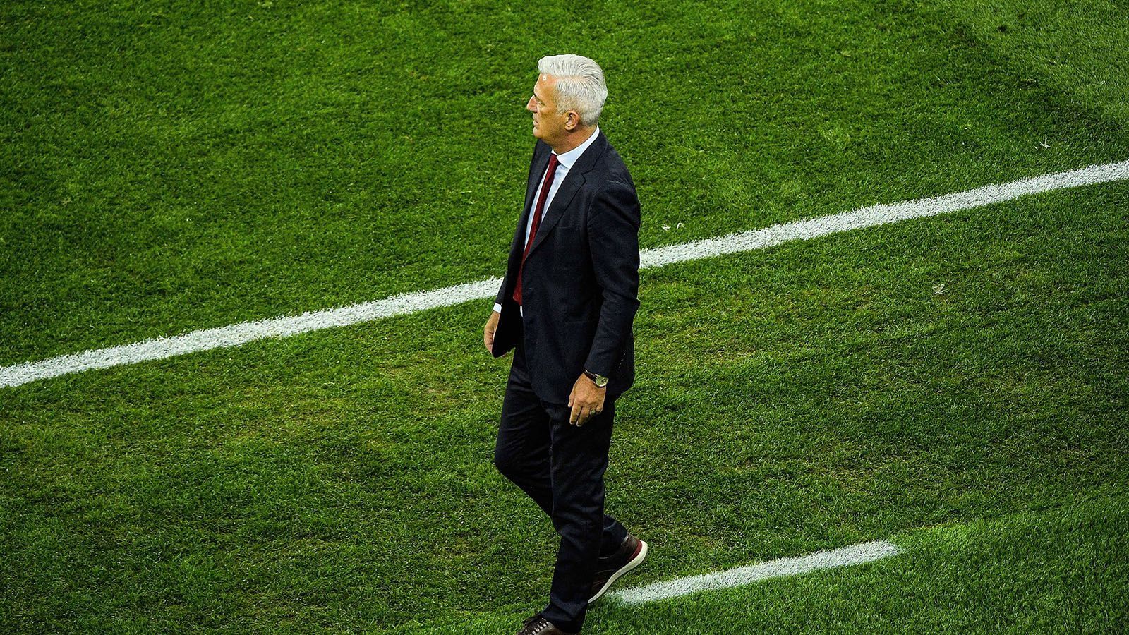 
                <strong>Vladimir Petkovic (Trainer)</strong><br>
                Der Architekt des Schweizer Erfolgs hat sich mit dem Viertelfinaleinzug endgültig aus dem Schatten seiner Vorgänger Jakob "Köbi" Kuhn und Ottmar Hitzfeld katapultiert. Mit 1,8 Punkten pro Partie weist er ohnehin bereits den besten Punkteschnitt aller Schweizer Nationaltrainer auf. 
              