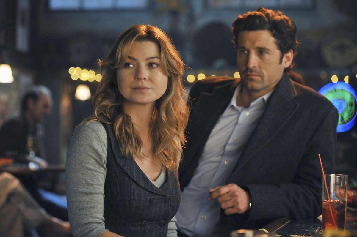 Nach der Veröffentlichung von Derek Shepherds (Patrick Dempsey, r.) Artikel in einem medizinischen Fachblatt ist Dr. Webber ganz aus dem Häuschen - im Gegensatz zu Meredith (Ellen Pompeo, l.), die ...