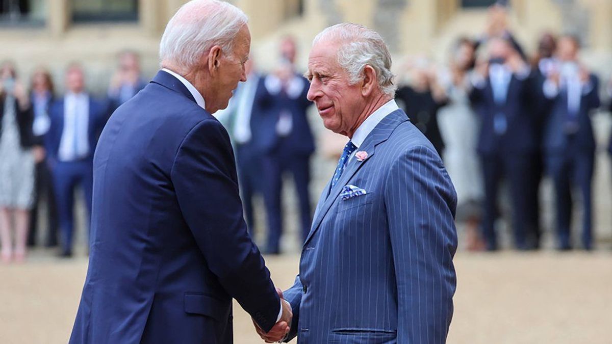 Auch US-Präsident Joe Biden (l.), hier bei einem Treffen mit König Charles III. im letzten Sommer, zeigt sich besorgt.