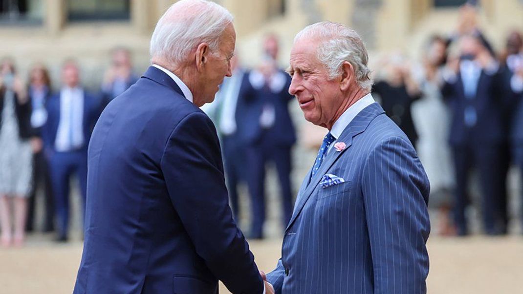 Nach der Schocknachricht aus dem britischen Palast bekommt König Charles III. viel Zuspruch.