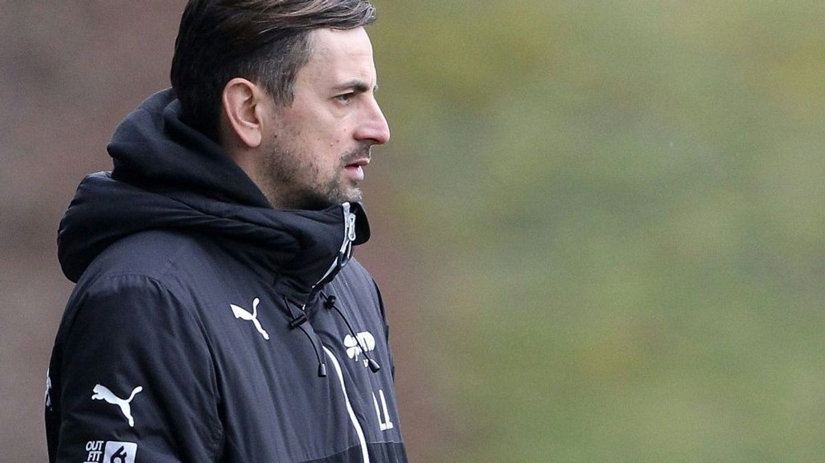 1. FFC Frankfurt verlängert mit
Trainer Arnautis