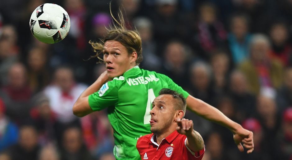 
                <strong>Jannik Vestergaard</strong><br>
                Jannik Vestergaard: Wirkte gegen spielfreudige Bayern nicht nur oft überfordert, sondern auch behäbig und unbeweglich. Leistete sich viele Schnitzer und Stellungsfehler. Lufthoheit alleine reicht nicht. ran-Note: 5
              