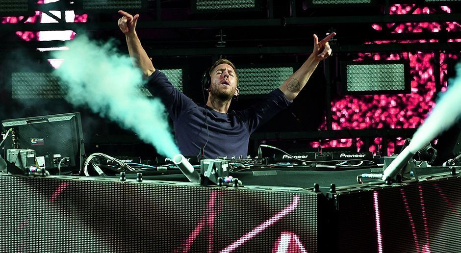 
                <strong>Calvin Harris</strong><br>
                Calvin Harris: Feels So Close (Benny Benassi Remix)
              