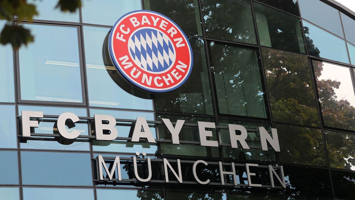 FC Bayern Logo JHV