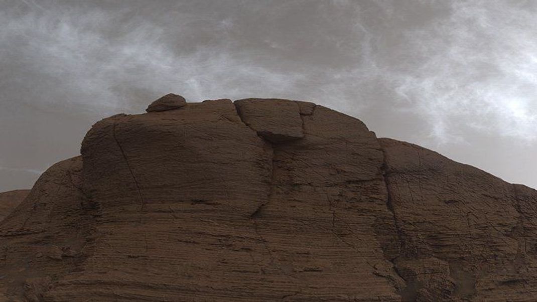 Trübes Wetter gibt es auch heute noch auf dem Mars, wie hier die Wolken auf eine Aufnahme des Curiosity Mars-Rovers der NASA beweisen.