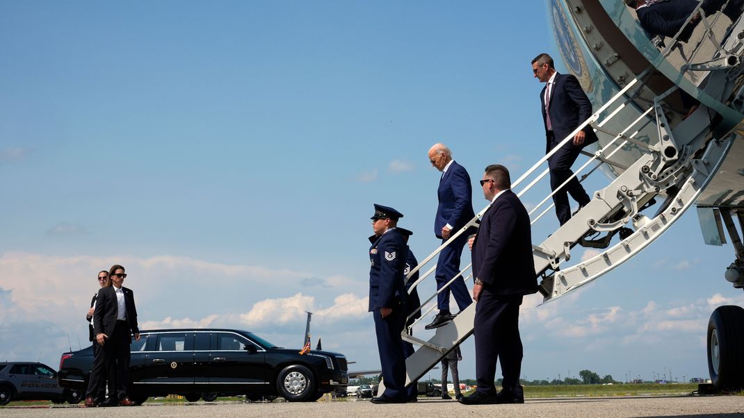 Präsident der Vereinigten Staaten, Joe Biden, kommt im Detroit Metropolitan Wayne County Airport an.