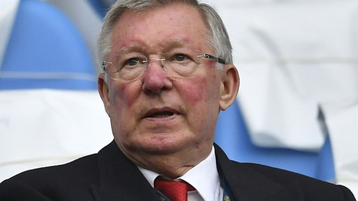 Sir Alex Ferguson wird nun stationär behandelt