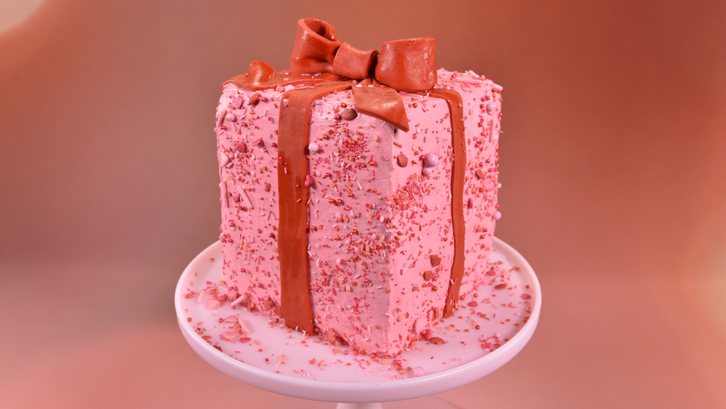 Red-Velvet-Cake mit Frischkäse-Mousse und Himbeeren mit ...