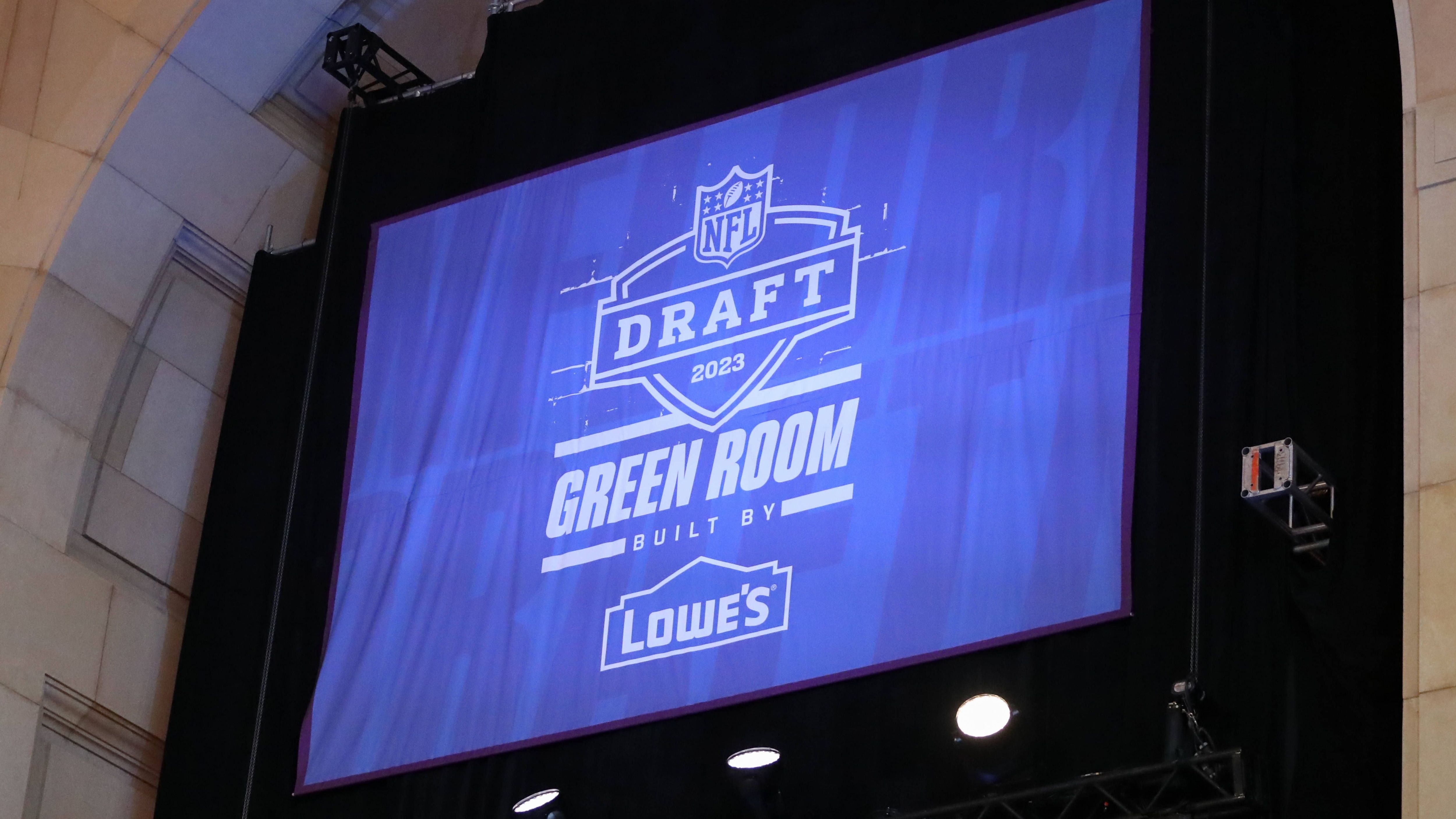 <strong>NFL Draft: Die Nummer-1-Picks seit 1970</strong><br>Im Jahr 1970 fand der Zusammenschluss der AFL und der NFL statt. Seitdem besteht die NFL so, wie wir sie heute kennen. <strong><em>ran</em></strong> listet alle Nummer-eins-Picks seit 1970 auf! Von Draft-Busts bis NFL-Legenden ist alles vertreten.