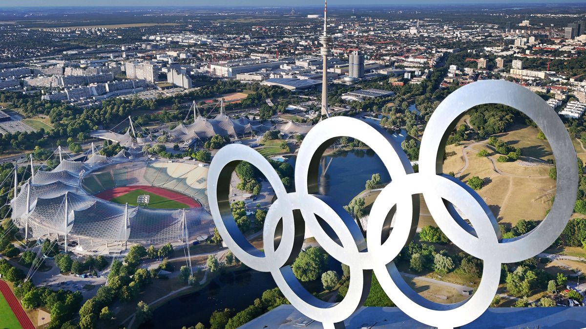 ACHTUNG FOTOMONTAGE: Themenfoto Olympiabewerbung Muenchen, Uebersicht Olympiapark mit Olympiastadion,Olympia-Schwimmhalle und Olympiahalle im Olympiapark in Muenchen,Dach,Dachkonstruktion, Zeltdach...