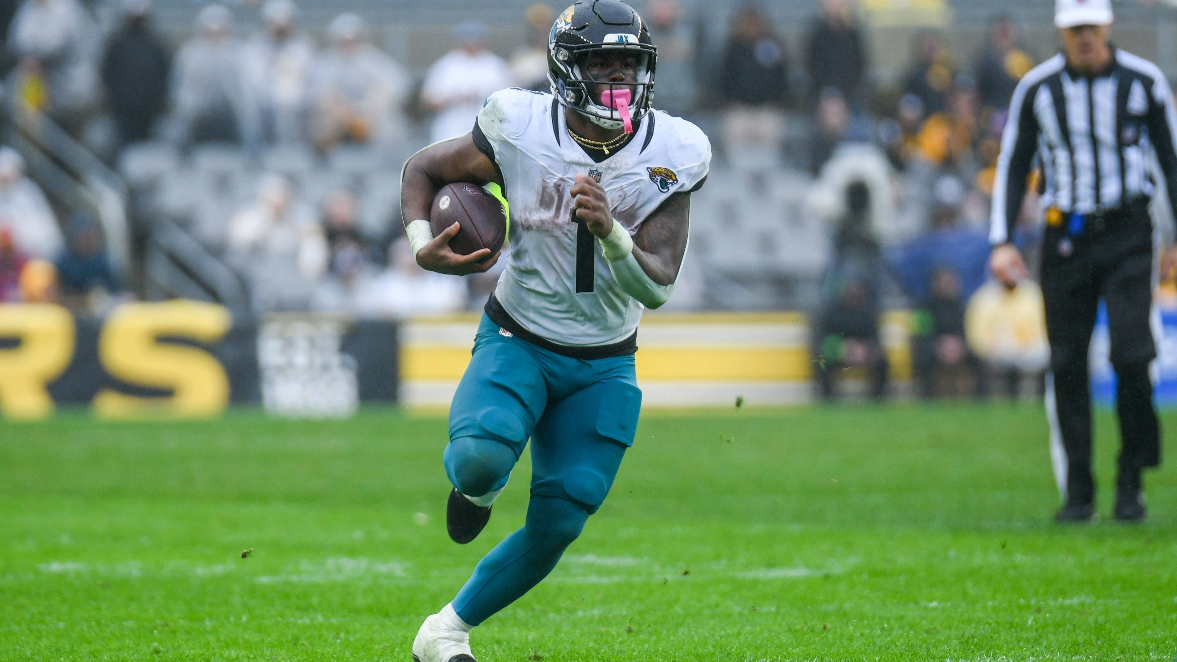 <strong>Travis Etienne (Jacksonville Jaguars)</strong><br>Der Running Back der Jaguars ist momentan Vierter bei den Rushing Yards (583 Yards) und Dritter bei den Rushing Touchdowns (7). Etienne ist ein konstant wichtiger Faktor in der Jaguars-Offense und hat so gute Chancen auf den Pro Bowl.