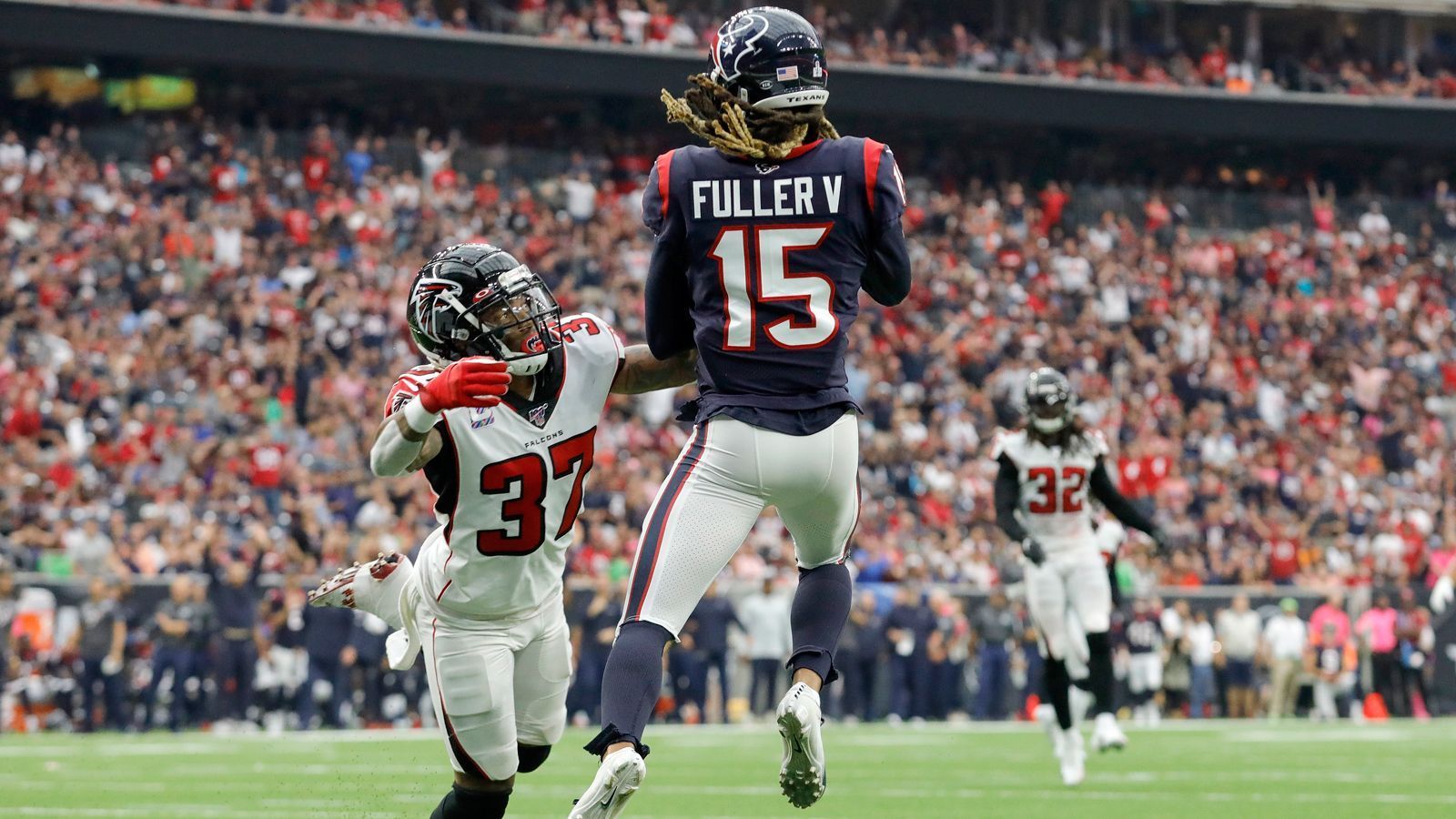 
                <strong>Wide Receiver: Will Fuller</strong><br>
                Will Fuller war Deshaun Watsons Lieblingsanspielstation gegen die Atlanta Falcons. Der Wide Receiver der Houston Texans fing 14 Bälle für 217 Yards und drei Touchdowns. Kleiner Wermutstropfen (und Punktverlust): Fuller fumbelte den Ball auch einmal.Gesamtpunktzahl: 39
              