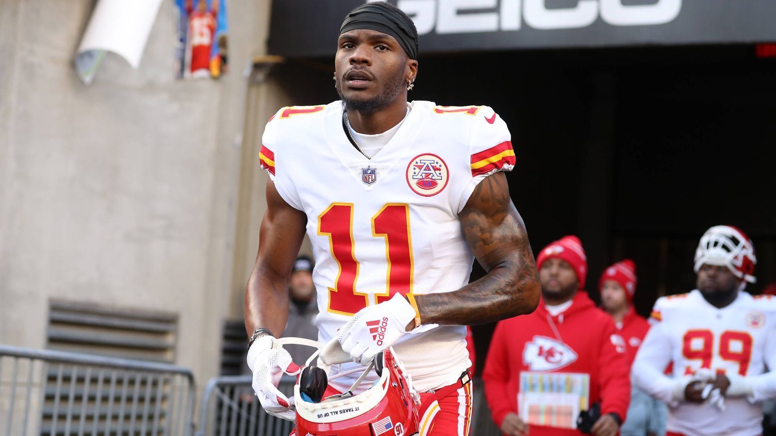 
                <strong>Marquez Valdes-Scantling</strong><br>
                Marquez Reshard Valdes-Scatling (Wide Receiver der Kansas City Chiefs)
              