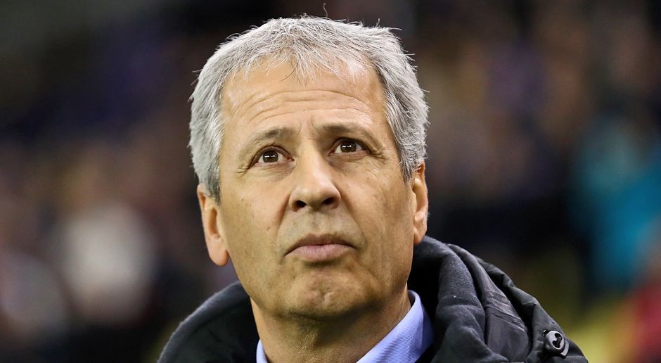 
                <strong>Lucien Favre (OGC Nizza)</strong><br>
                Nachdem ihn die Borussia schon 2017 nach dem Tuchel-Aus holen wollte, soll Lucien Favre nun erneut der Wunschtrainer der BVB-Bosse sein. Der Deal scheiterte damals nur daran, dass ihn Nizza nicht gehen lassen wollte. Wenn die Ablöse für seinen bis 2019 laufenden Vertrag stimmt, könnte es diesen Sommer anders sein. Vorteil Favre: Er kennt die Bundesliga sehr gut, er ist passend zum BVB ein Fan des mutigen Offensiv-Fußballs und gilt nicht zuletzt durch seine Zeit in Gladbach als Sympathisant.
              