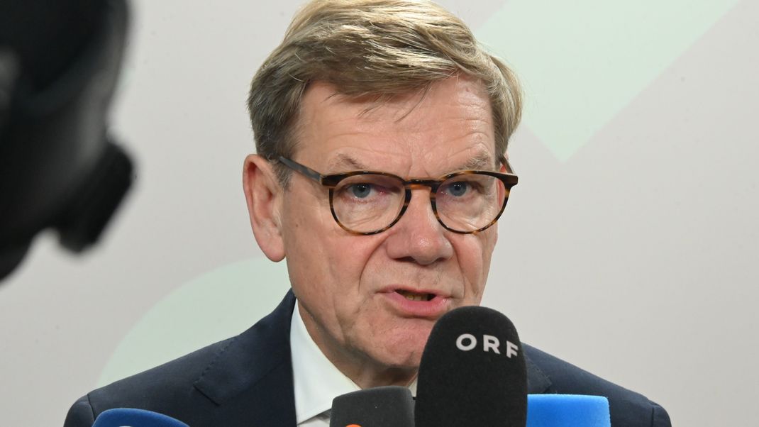Außenminister Johann Wadephul (CDU) nimmt an einem informellen EU-Außenministertreffen teil. 