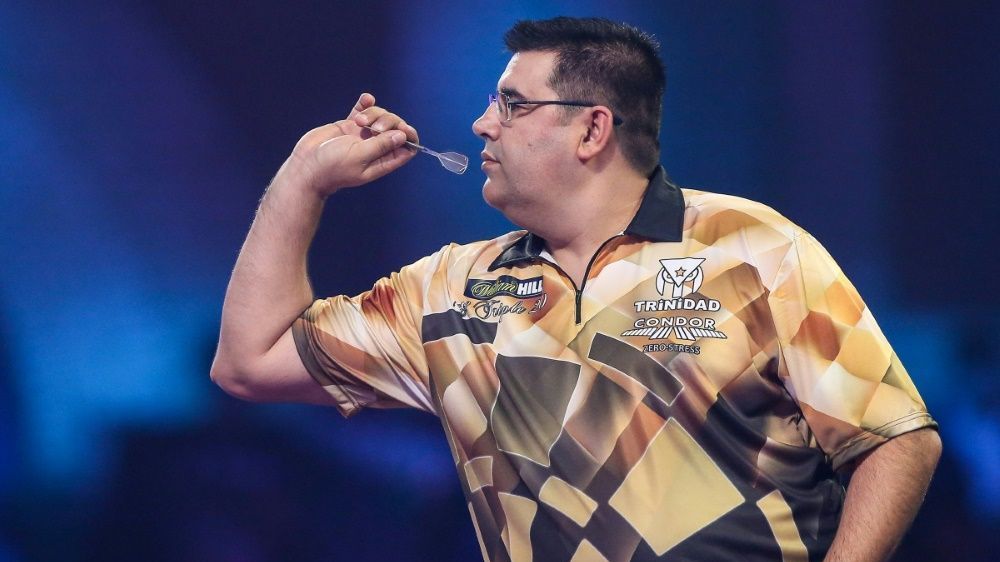 <strong>José de Sousa</strong><br>Der Portugiese mischte im Jahr 2020 die Premier League auf und schaffte es sogar ins Finale. Zudem gewann er den Grand Slam of Darts. Von der damals so starken Form ist beim 50-Jährigen aber nicht viel übrig geblieben. Zum ersten Mal seit 2018 ist de Sousa nicht bei der WM vertreten, weil er die Qualifikation knapp verpasst hat.