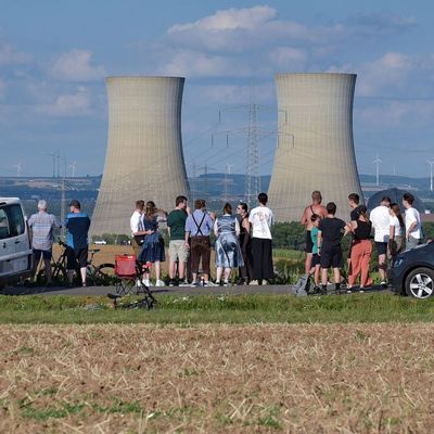 Vor der Sprengung der Kühltürme in Grafenrheinfeld