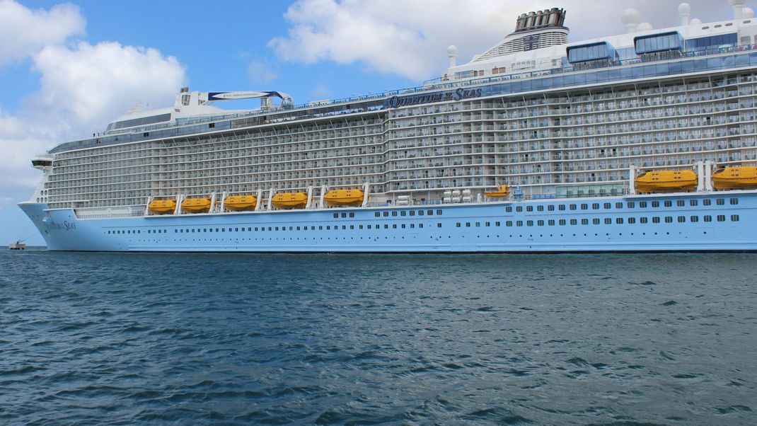 Die "Quantum of the Seas" musste Passagiere zurücklassen.