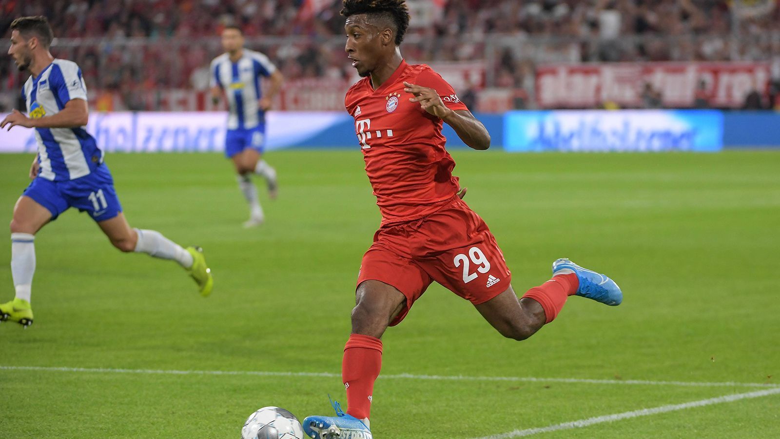 
                <strong>Kingsley Coman</strong><br>
                Macht zu wenig aus den großen Freiräumen auf der linken Seite der Bayern. Hat im ersten Durchgang häufig das Nachsehen im Duell mit Berlins Klünter. Vergibt die Chance zum Ausgleich kurz nach der Halbzeit. ran-Note: 4
              