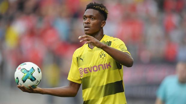 
                <strong>Dan-Axel Zagadou (Borussia Dortmund/18)</strong><br>
                Ein Jahr nach Dembele schlug der BVB wieder in Frankreich zu und verpflichtete den 18-Jährigen ablösefrei aus der zweiten Mannschaft von Paris St. Germain. Der Innenverteidiger ist Kapitän der französischen U-18-Nationalmannschaft. Zagadou unterschrieb einen Vertrag bis 2022.
              