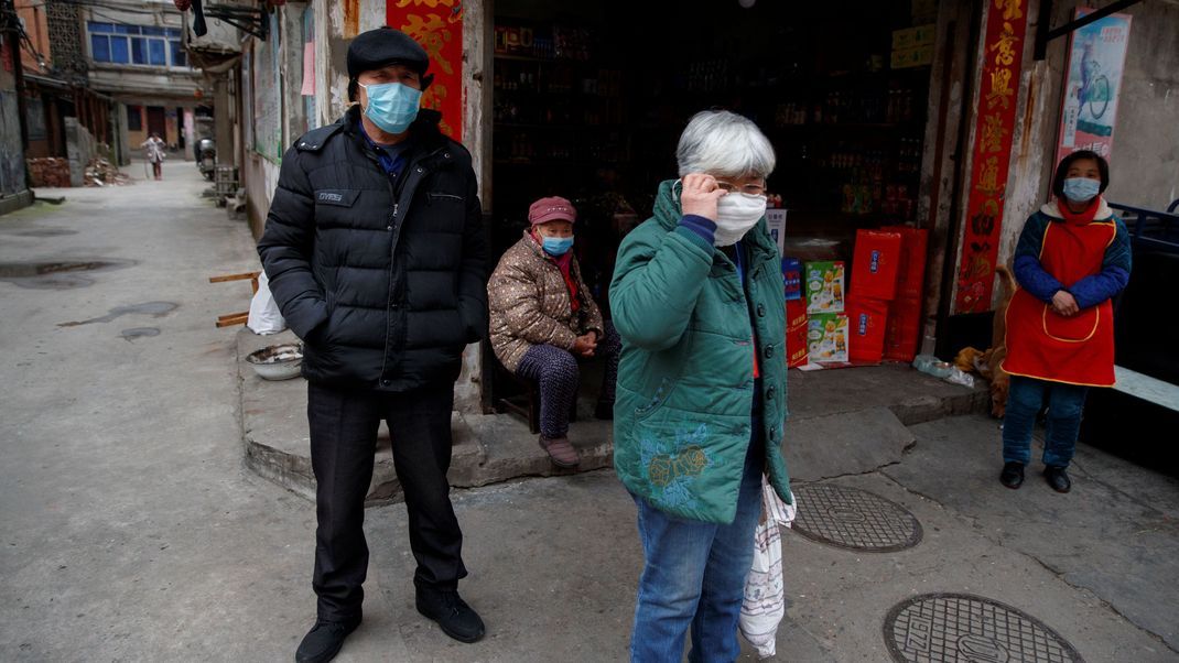 Die chinesischen Rentner:innen sind über die Sparmaßnahmen der Regierung verärgert.