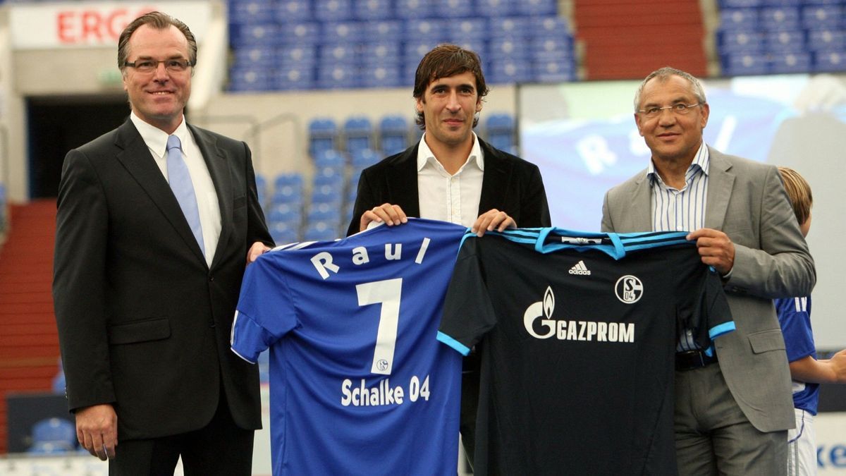 Einst zusammen auf Schalke: Raul (M.) und Magath (r.)
