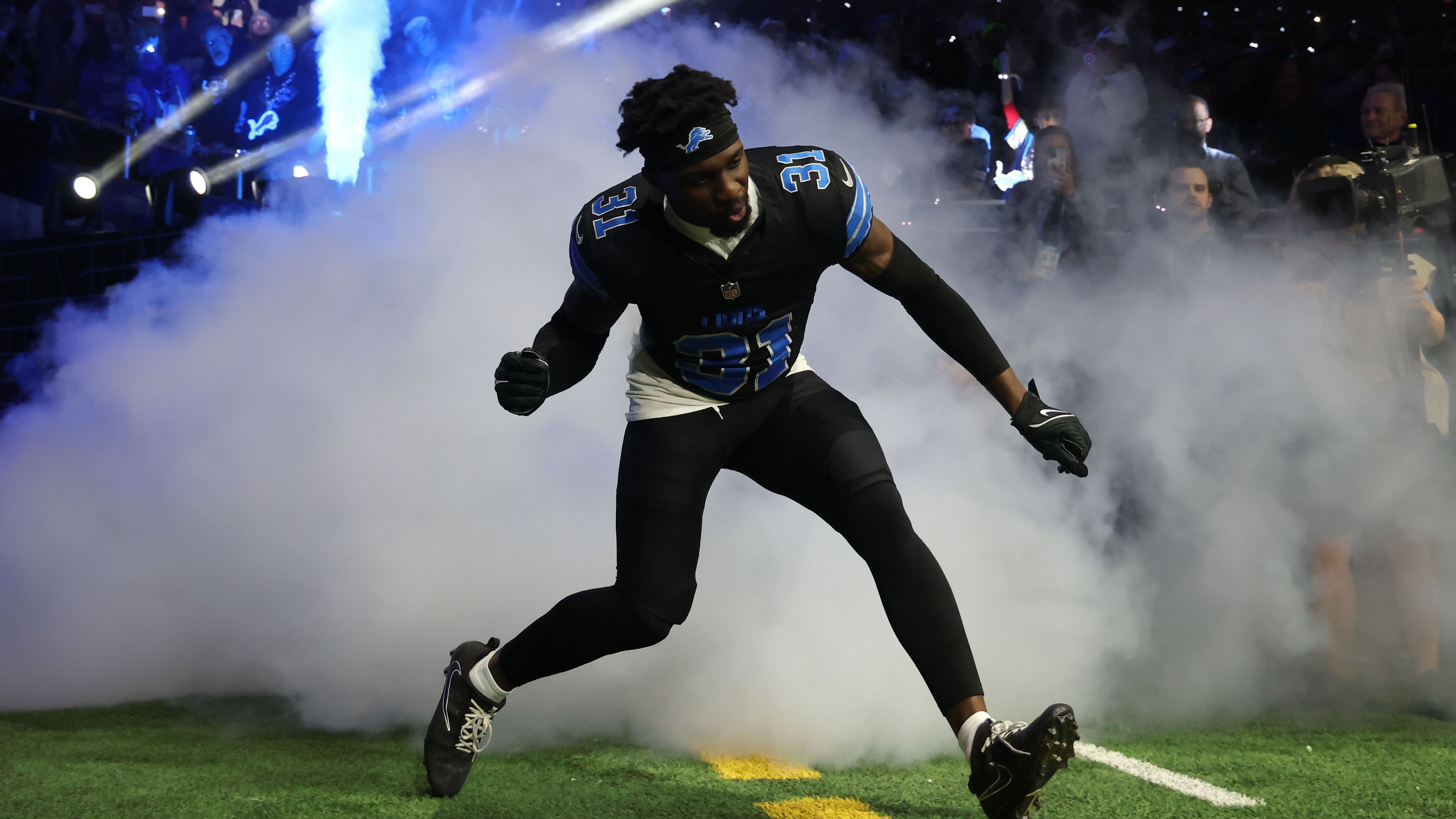 <strong>Safety</strong><br>1. Platz: Kerby Joseph (Lions, Foto) - 21,5 Millionen US-Dollar über vier Jahre<br>2. Platz: Antoine Winfield Jr. (Buccaneers) - 21 Millionen US-Dollar über vier Jahre<br>3. Platz: Derwin James (Chargers) - 19,13 Millionen US-Dollar über vier Jahre<br>4. Platz: Minkah Fitzpatrick (Steelers) - 18,4 Millionen US-Dollar über vier Jahre<br>5. Platz: Budda Baker (Cardinals) - 18 Millionen US-Dollar über drei Jahre