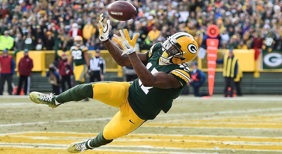 
                <strong>Davante Adams (Green Bay Packers)</strong><br>
                Es ist die dritte NFL-Saison für Wide Receiver Davante Adams und mit Abstand seine beste: 966 Receiving Yards ein Spiel vor Ende der Regular Season - persönlicher Rekord. In Week 17 wird er gegen die Detroit Lions alles versuchen, um auch noch die restlichen 34 zu erzielen.
              