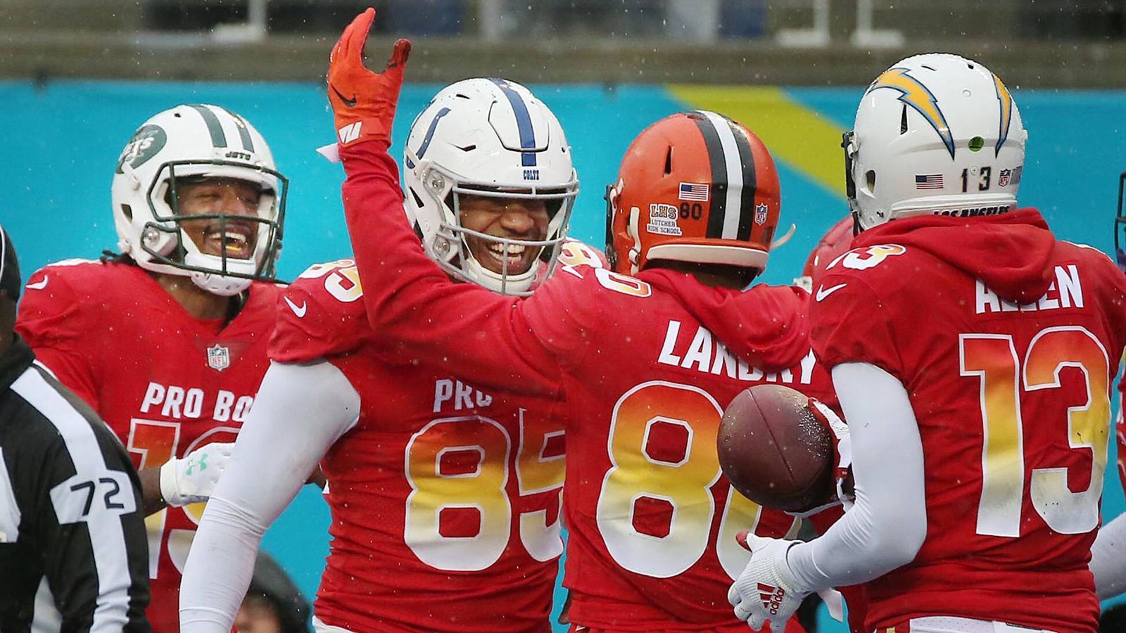 
                <strong>Pro Bowl 2020: Der Kader der AFC </strong><br>
                Fans, Head Coaches und NFL-Profis haben gewählt und entschieden: Die Kader der AFC und NFC für den Pro Bowl 2020 in Orlando stehen fest. ran.de zeigt euch die Mannschaft der AFC. Hier geht es zur NFC: 
              